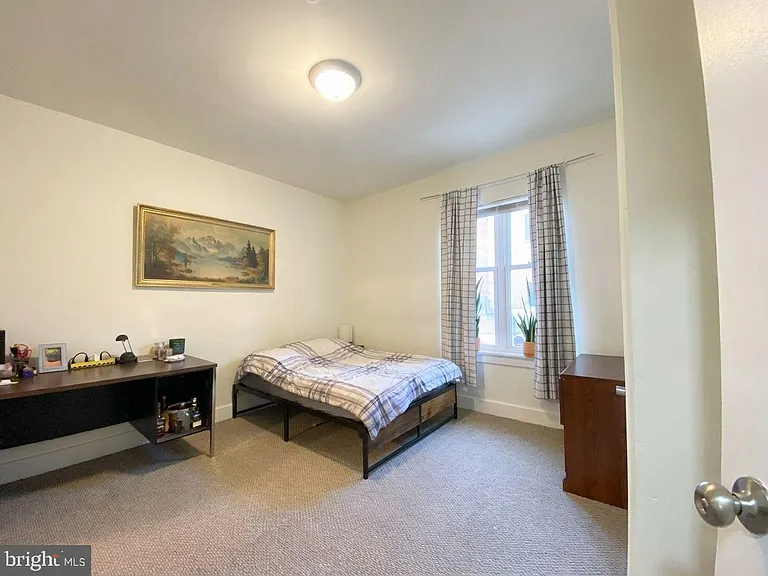 1622 W Jefferson St #1 — Photo 5