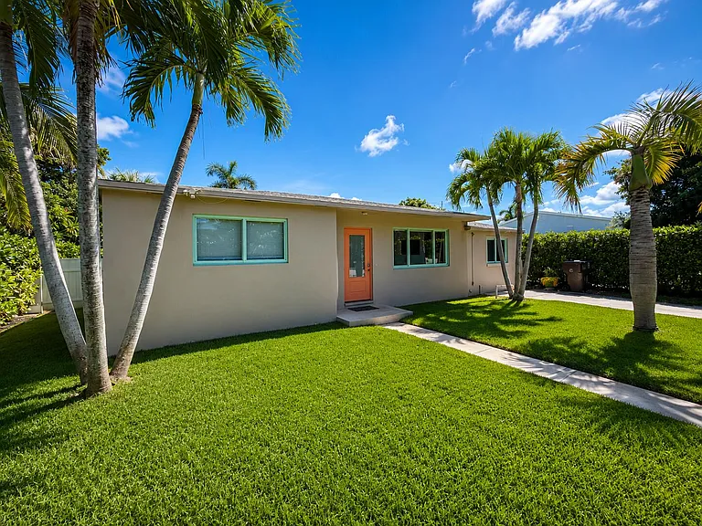 340 Summa St — Photo 25