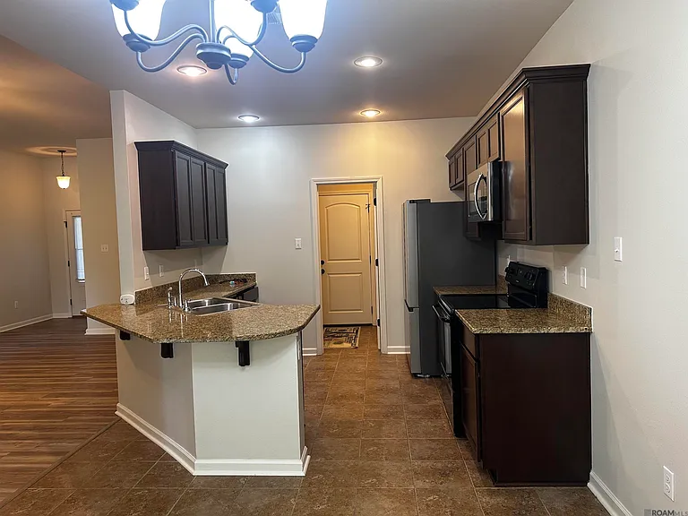 15359 Mossystone Dr — Photo 5