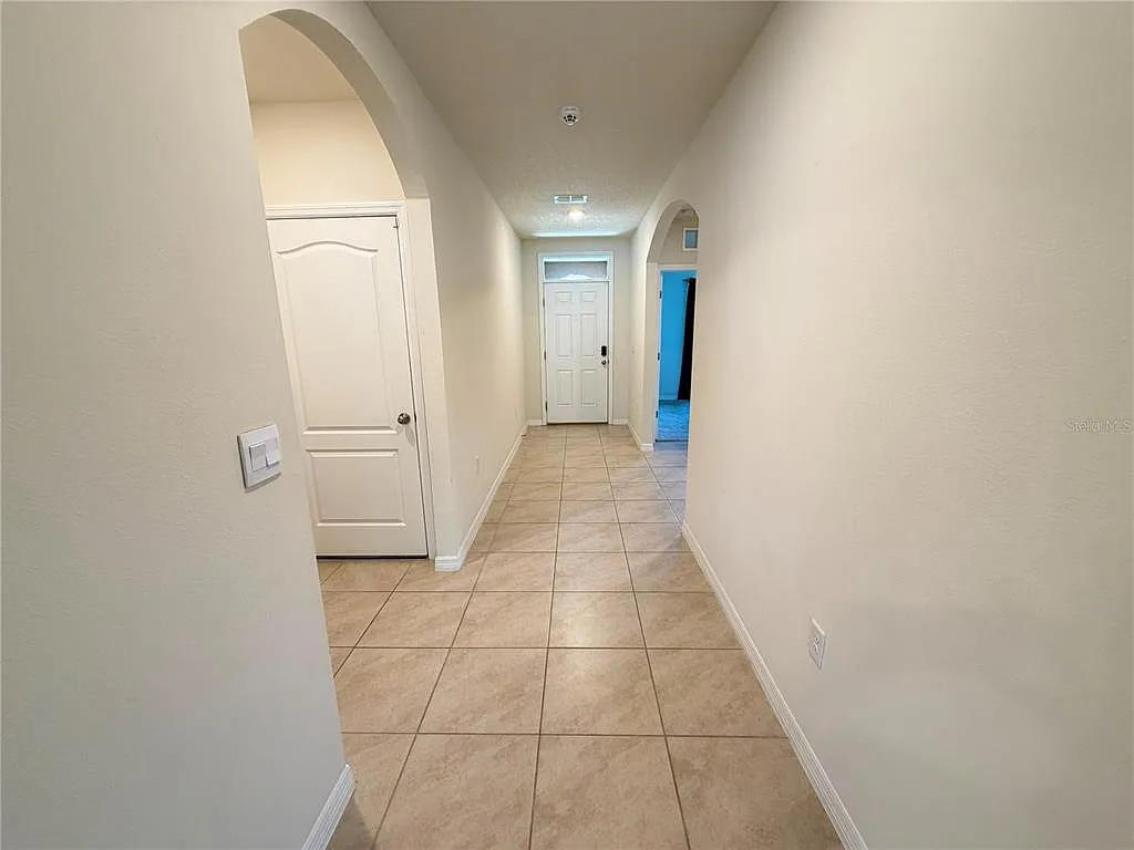 3 bed, 2.0 bath, 1672 sqft, $1,850 — Photo 4