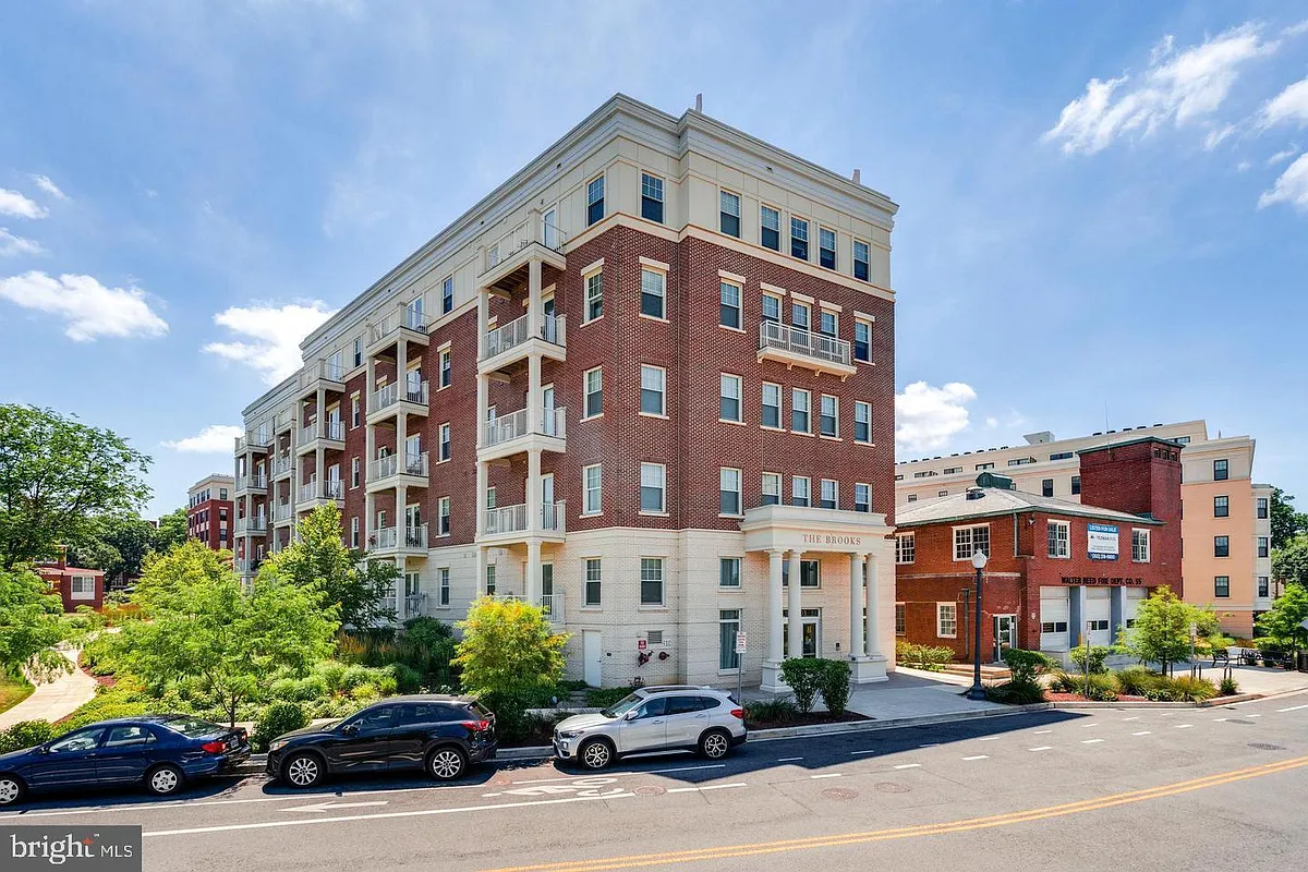 Building Photo - 6803 Cameron Dr NW #514