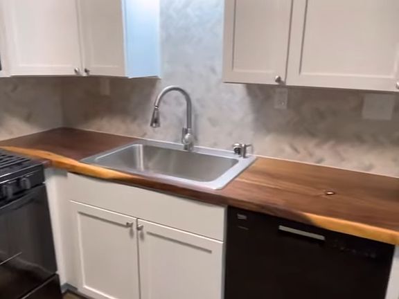 2nd image of 209 Gross St