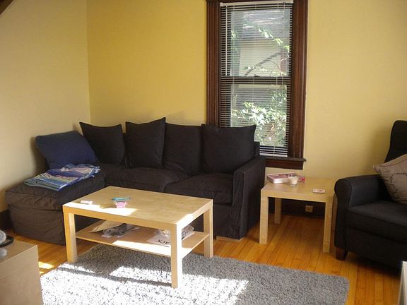 2nd image of 522 N Division St APT 4