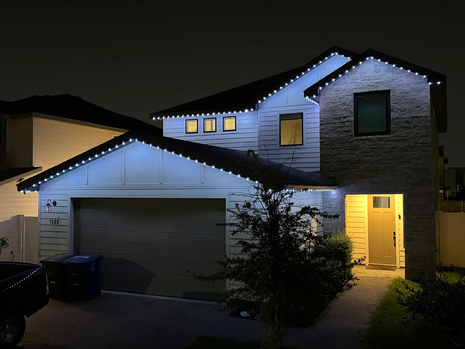 3 bed, 2.5 bath, 2243 sqft, $2,700 — Photo 2