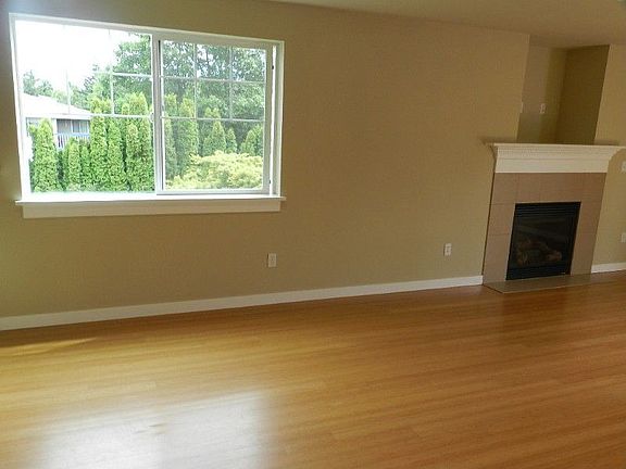 5th image of 12038A Roosevelt Way NE