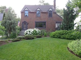 1615 Edgefield Rd, Lyndhurst, OH 44124