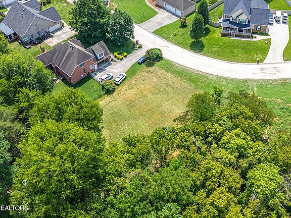 4th image of 7408 Country Meadow Dr