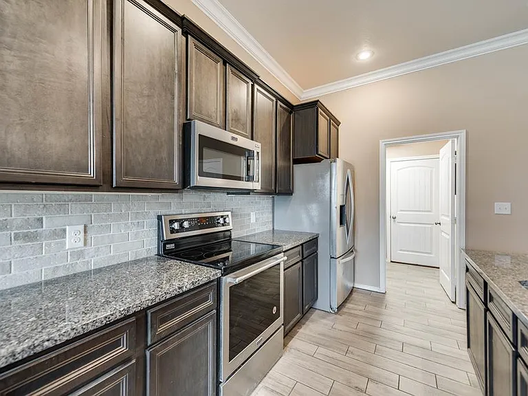 618 Juniper Ct — Photo 11
