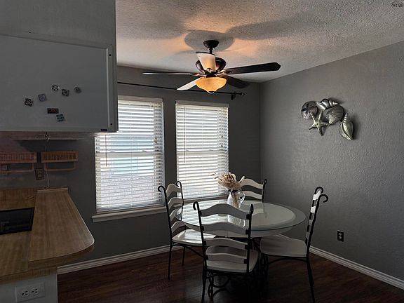 5th image of 4810 Lovers Ln