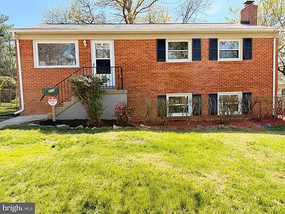 2nd image of 2907 Alliance Ln