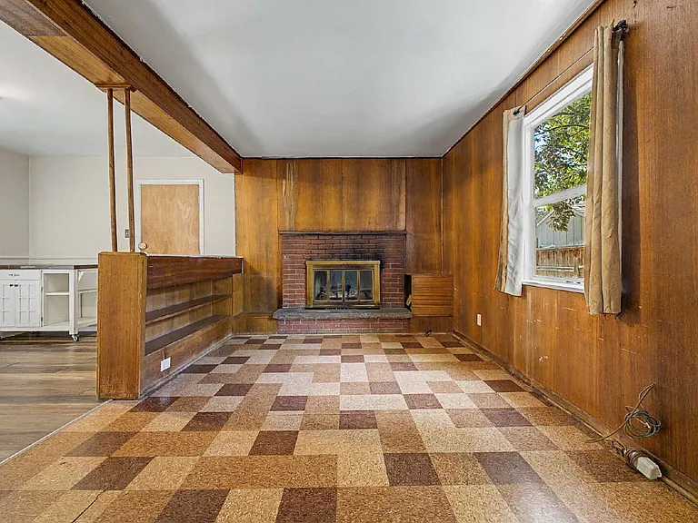 1230 S Grape St — Photo 13