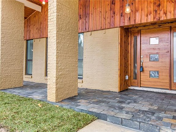 3rd image of 3623 Pebble Beach Dr