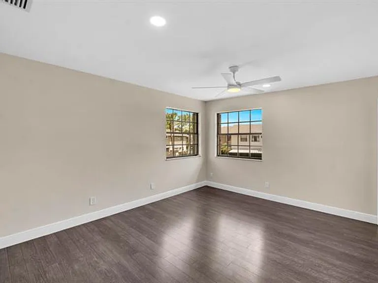 10723 NW 10th St — Photo 7