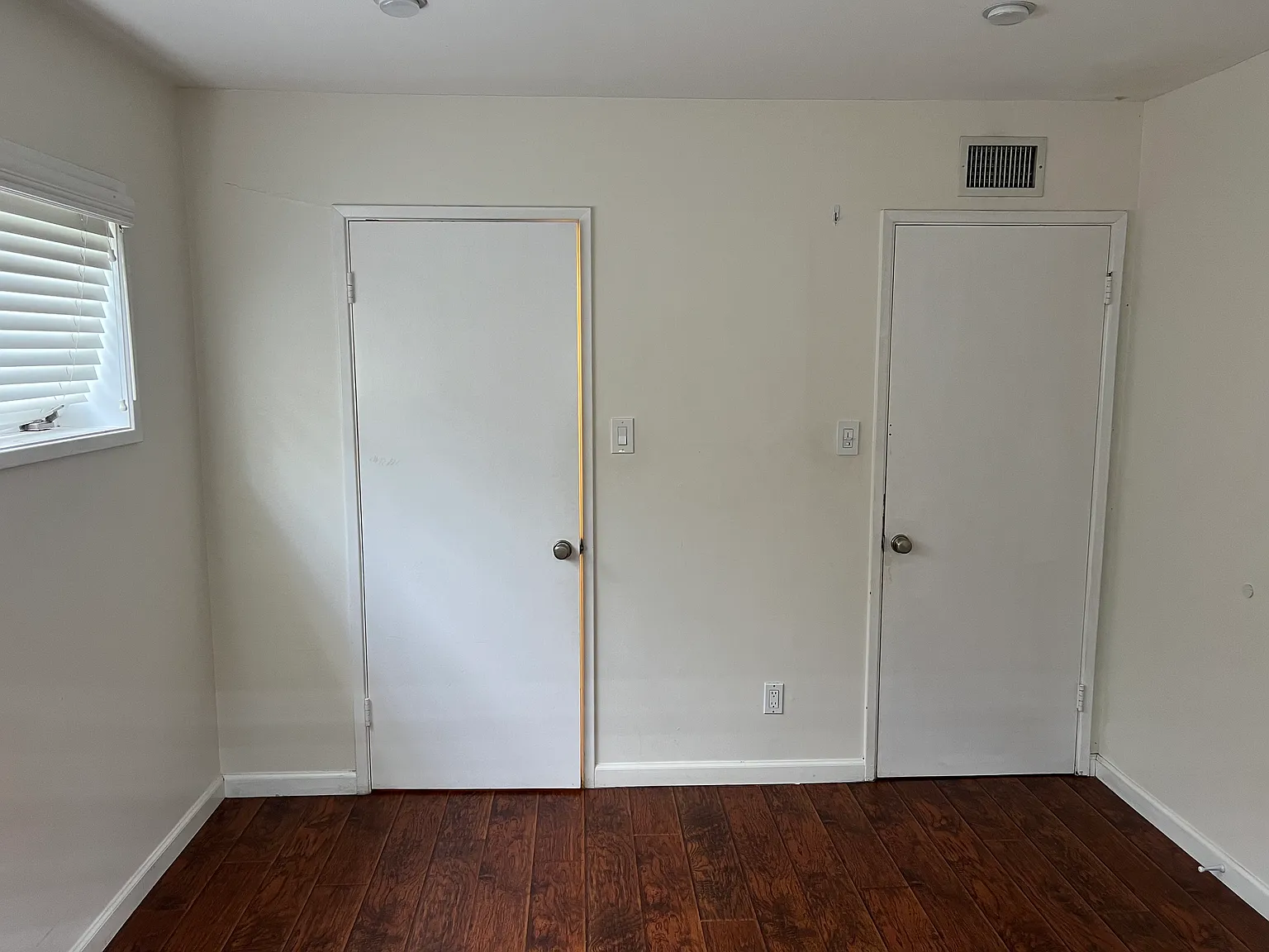 13830 Burbank Blvd — Photo 3