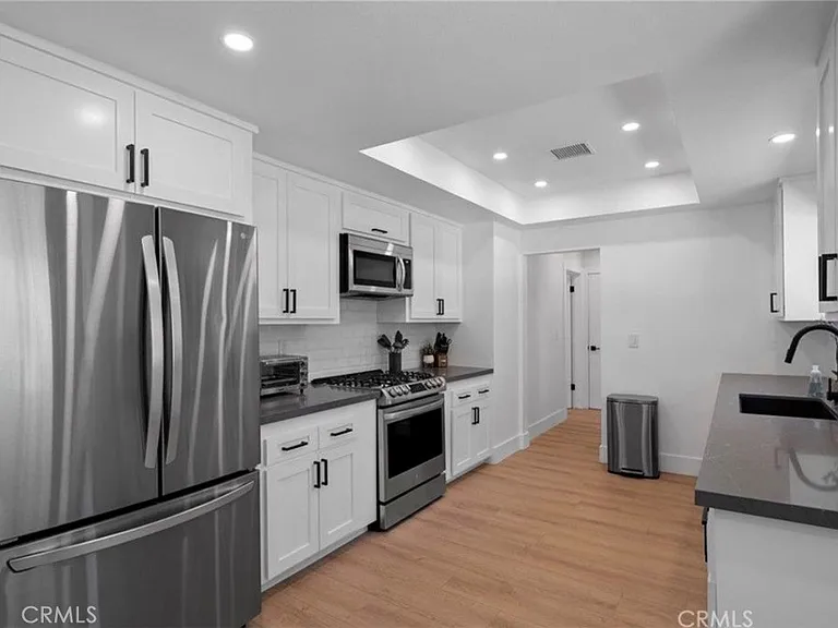 4240 Kingfisher Rd — Photo 6