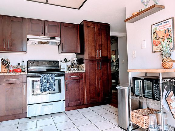 5th image of 963 Loring St #1