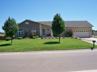 1116 Hillside Dr, Winfield, KS 67156