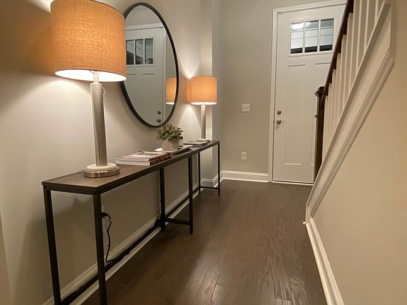 Front Hallway (Facing Front Door)