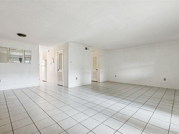 3rd image of 231 Wright Ave APT E