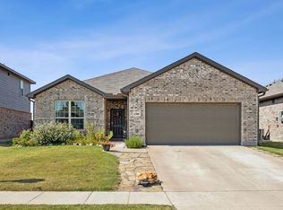1300 Benwick Dr, Van Alstyne, TX 75495