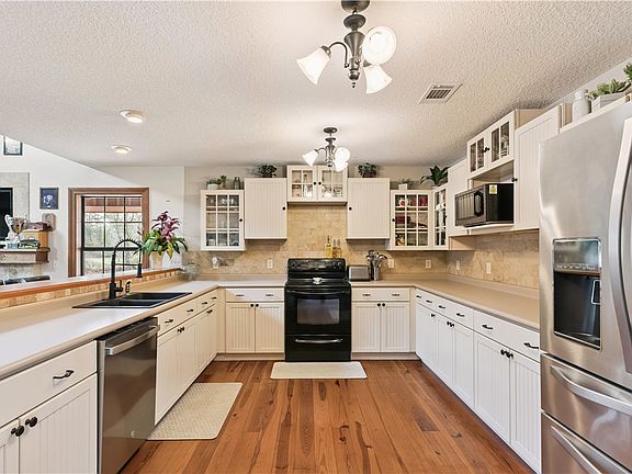 5th image of 150 Baker Hill Rd