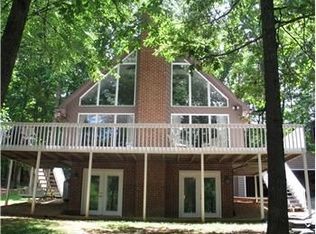 105 Colonial Ct, Forest, VA