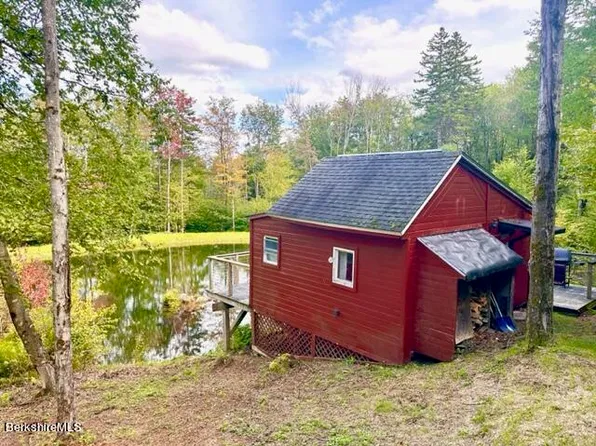 1390 County Rd, Stamford, VT 05352