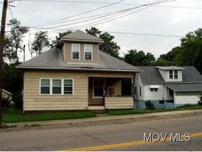 3rd image of 1009 Pike St