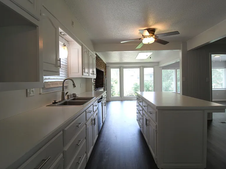 9913 Perry Dr — Photo 7