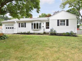 7 Lakeside Cir, Riverside, RI 02915