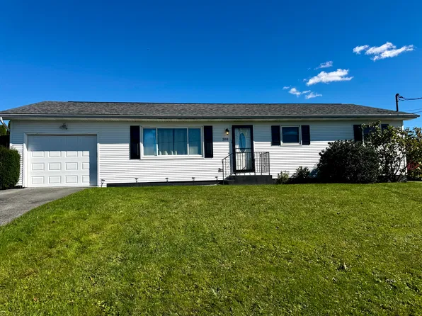 209 Pleasant View Dr, Greenfield Township, PA 18407