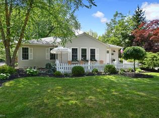 576 Bassett Rd, Bay Village, OH 44140