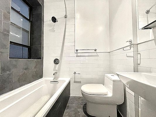 5th image of 440 10th Ave #2S