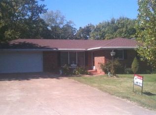 205 N 12th St, Linn, MO 65051