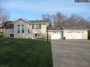 2669 Waldern Rd, Barberton, OH 44203