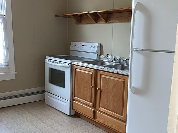 4th image of 163 E Main St