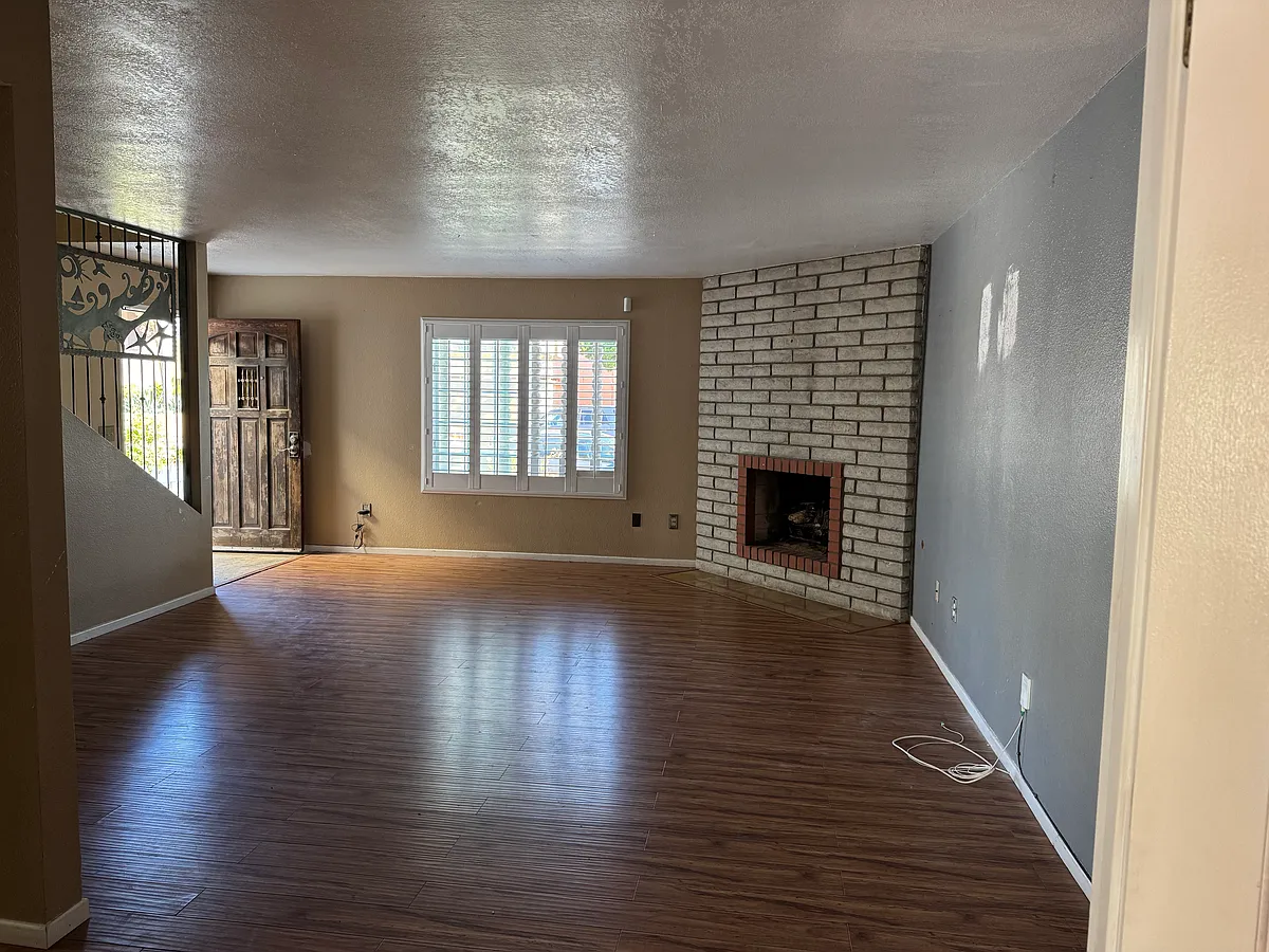 Building Photo - 265 Daisy Ave
