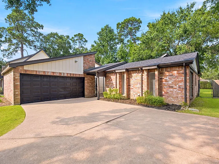 19407 Enchantford Ct — Photo 1