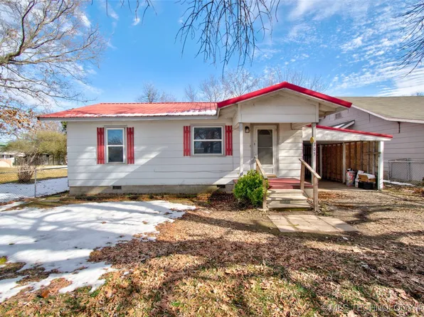 703 N Wineblood St, Checotah, OK 74426