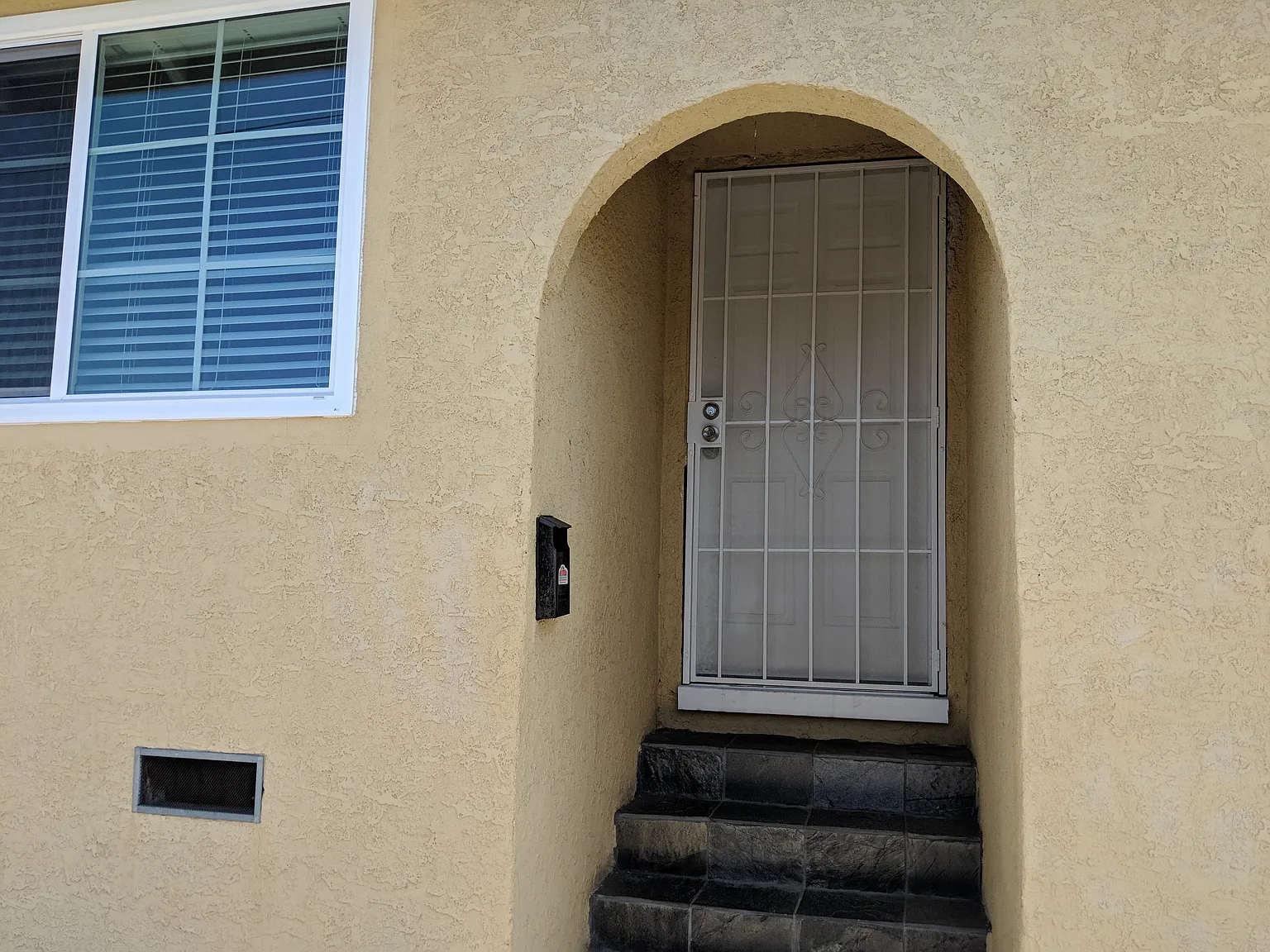 3 bed, 1500 sqft, $4,500 — Photo 3