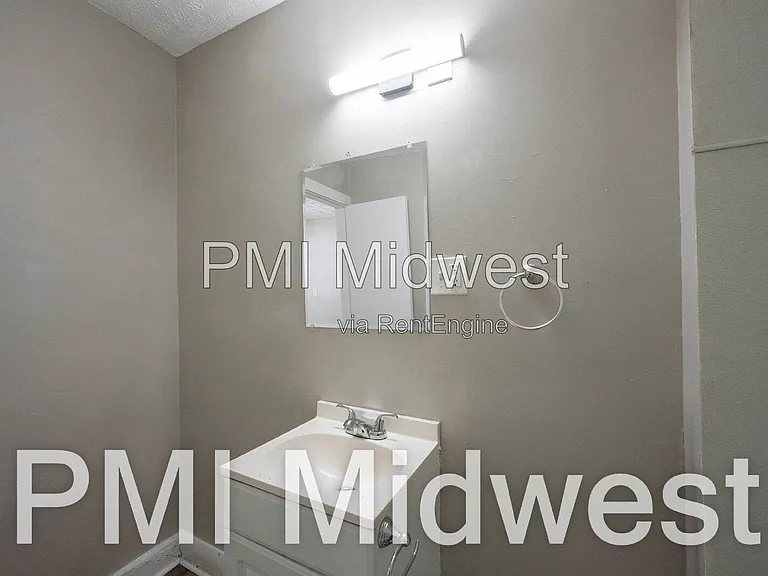 2930 N Dearborn St #A — Photo 10