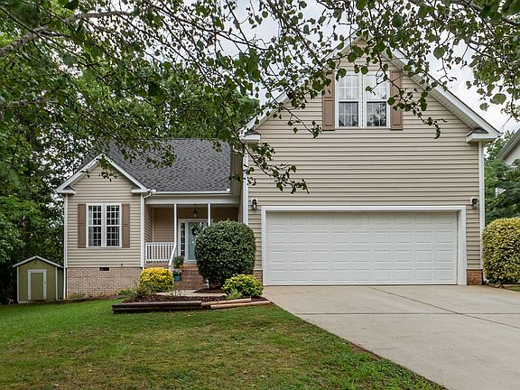2nd image of 104 Holly Branch Dr
