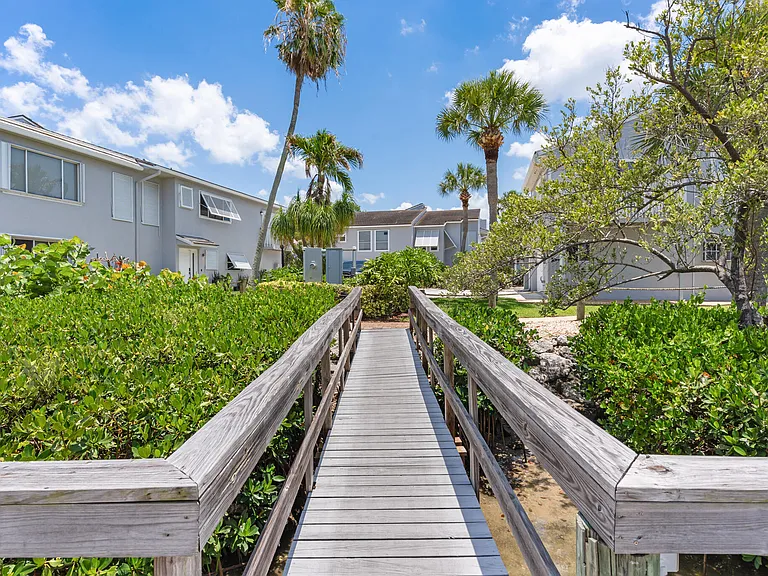 2488 Harbour Cove Dr — Photo 9