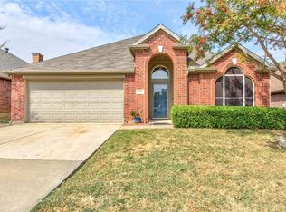 811 Cain St, Lake Dallas, TX 75065