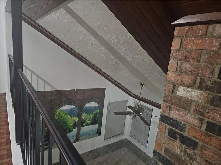 4011 Alshire Dr — Photo 27