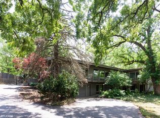 16W553 Timberlake Dr, Willowbrook, IL