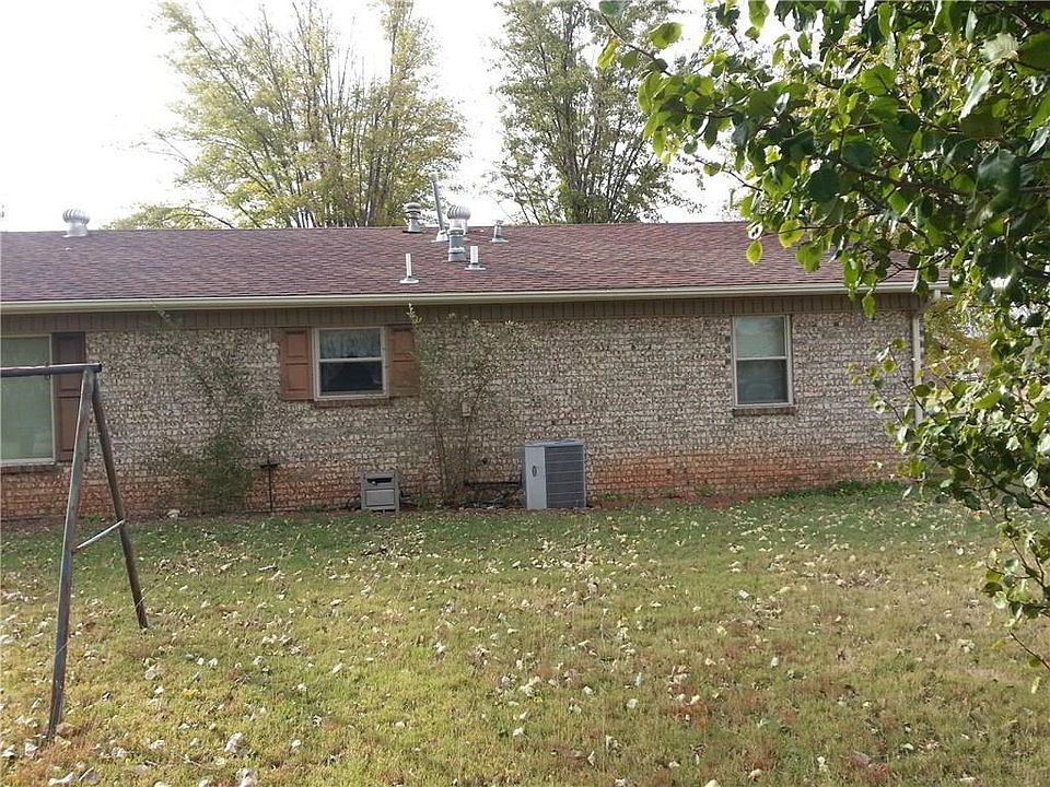 2nd image of 145 E Bonita Dr