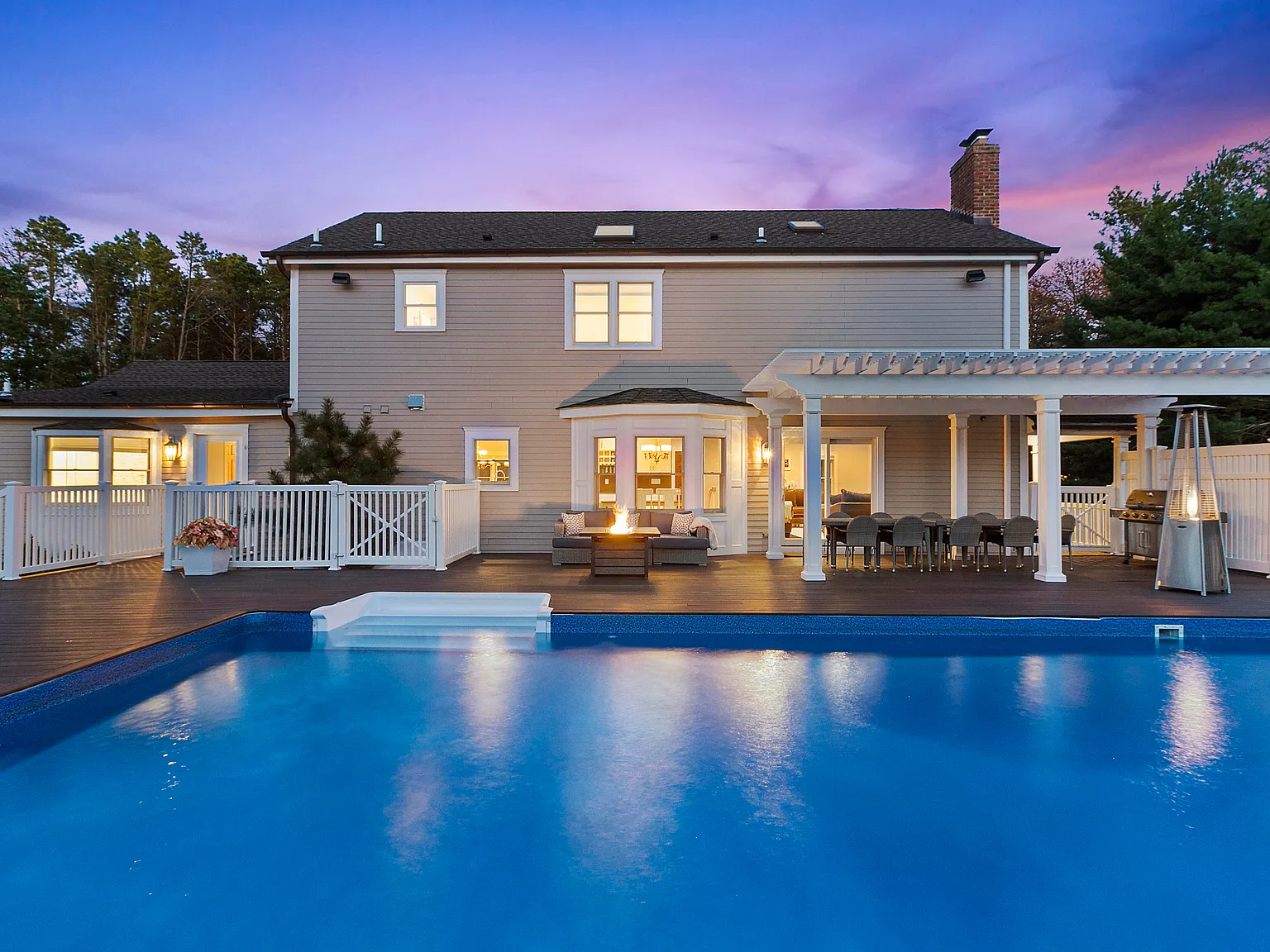 Private 3.5-Acre Sag Harbor Estate Pool Hot Tub Gym Near Village — Photo 1