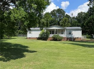 105 Country Estates Dr, Easley, SC 29642