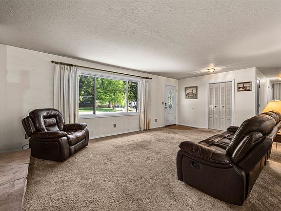 5th image of 4619 Larch Ave
